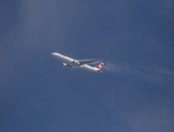 Turbulensi di Langit Makassar