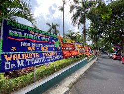 Kantor Kejati Maluku Utara Dikelilingi Karangan Bunga Ucapan Hari Bhakti Adhyaksa