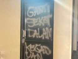 Pemkot Ternate Bergejolak, Pintu Kantor Sekda Jadi Sasaran Aksi Vandalisme