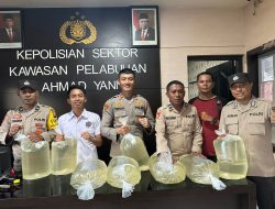 Polisi Amankan Puluhan Liter Miras di Kapal Permata Obi saat Tiba di Ternate