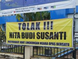 Ramai Spanduk ‘Tolak Nita Budi Susanti’ di Kota Ternate