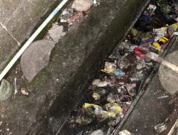 Sampah Menumpuk di Selokan, Warga Dufa-dufa di Ternate Keluhkan Kinerja Lurah