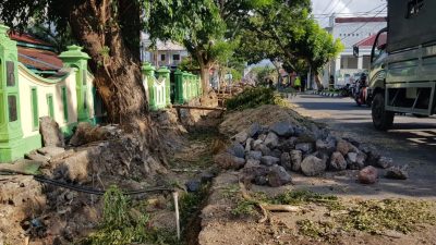 Tanpa Papan Proyek, Pekerjaan Saluran Air di Ternate Ini Dikeluhkan Warga 