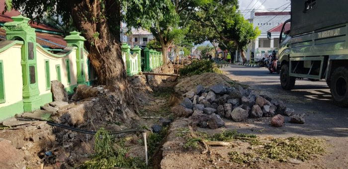 Proyek saluran air di Kelurahan Soa Sio. Foto: Muhammad Ilham Yahya/cermat