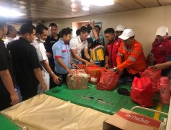 Polisi Kembali Amankan Puluhan Botol Miras di Kapal Labobar, Langsung Dimusnahkan 