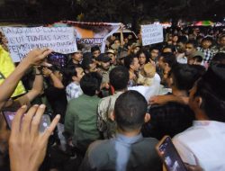 Massa Sampaikan Nasib Warga Lewat Aksi pada Mubes Fagogoru