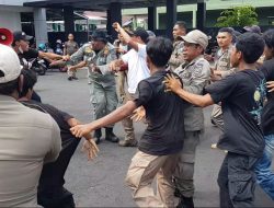 Protes Galian C, Demo Mahasiswa di Ternate Berujung Baku Pukul