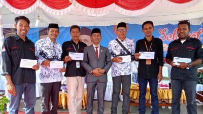 Hadiri Upacara HUT PGRI, Panwaslu Patani Utara Bagikan Surat Imbauan Netralitas ASN