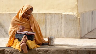 Manusia Sastra dan Lingkungannya