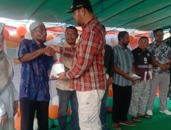 Bupati Bassam Kasuba Serahkan 17 Unit Speed Boat ke Puskesmas saat Berkunjung ke Gane Barat
