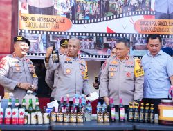 Polda Maluku Utara Musnahkan Minuman Keras Hasil Sitaan, Harganya Rp 3,2 Miliar