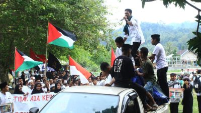 Ratusan Pelajar di Patani, Halmahera Tengah Galang Donasi untuk Palestina