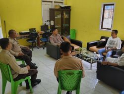 Jaga Kamtibmas di Halmahera Barat, Satbinmas Lakukan Sambang dan Silaturahmi dengan Perangkat Desa