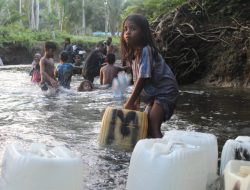 Diimpit 2 Sungai, Warga Kusubibi Kesulitan Air Bersih