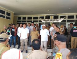 Ratusan Kades Tuntut Pemkab Halmahera Utara Bayar Siltap