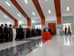 Bupati Bassam Lantik Ratusan Pejabat Eselon III dan IV di Halmahera Selatan