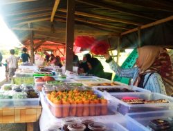 Hari Pertama Puasa, Penjual Takjil Padati Kawasan Pasar Modern di Morotai