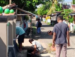 Antusias Warga dan Pemdes Daruba di Morotai Gelar Jumat Bersih