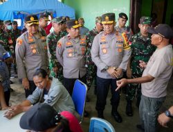 Kapolda Maluku Utara Berbagi Bantuan ke Warga Terdampak Erupsi Gunung Ibu