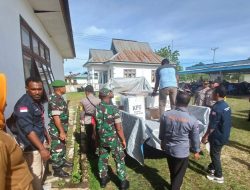 Dikawal TNI-Polri, Panwaslu Pulau Gebe Monitoring Penyaluran Logistik Pemilu 2024