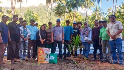 Salurkan Bantuan, Pemkot Terus Dorong Pengembangan Petani di Ternate