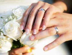 Jalani Pemeriksaan, Pasangan Nikah Sesama Jenis Resmi Ditahan Polisi