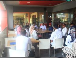 Lakukan Pengawasan Tahap II, DPMPTSP Ternate Datangi Cinema XXI dan KFC