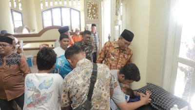 Dihadiri Wali Kota, Ratusan Anak di Ternate Ikut Sunatan Massal