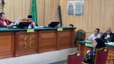 Pecah Tangis Anggota DPRD Halsel di Sidang Kasus AGK