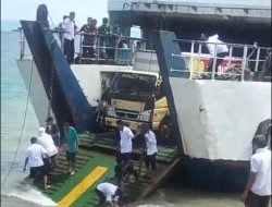 Tali Ramp Door Kapal Feri di Morotai Putus, Satu Mobil Truk Nyaris Jatuh ke Laut