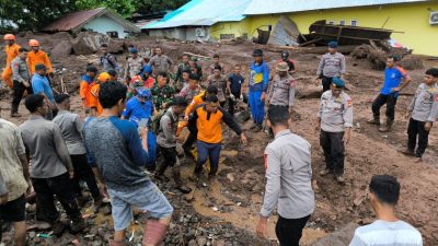 Basarnas Perpanjang Operasi Pencarian Banjir Bandang Ternate Selama 3 Hari