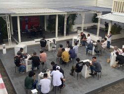 Ngopi Bareng, Asrul Rasyid Minta Masukan Jurnalis untuk Bangun Maluku Utara