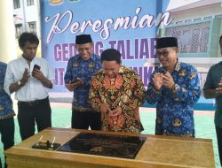 Aliong Sumbang 10 Miliar Bangun IT Center Unkhair, Kini Diresmikan