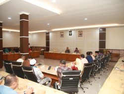 Mulai Berkantor, Pjs Wali Kota Ternate Rapat Bersama OPD