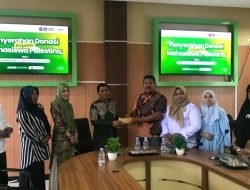 Hasby Yusuf Salurkan Donasi untuk Mahasiswa Asal Palestina yang Kuliah di UMMU