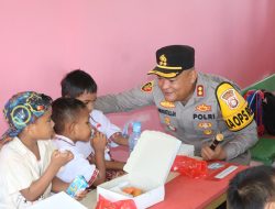 Dukung Program Presiden, Polres Halmahera Timur Berbagi Ratusan Makanan Bergizi