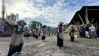 Mengenal Tarian Sapu, Seni Tari Asal Sula yang Tampil di FTW 2024