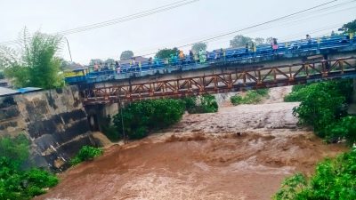 Warga Panik, Banjir di Ternate Disertai Material Gunung Api