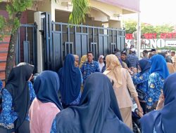Giliran Kediaman Bupati Morotai Disambangi ASN, Tuntut TPP 4 Bulan
