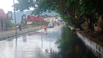 Ada ‘Kolam’ di Jalan Sultan Djabir Syah, Pemkot Ternate Diminta Cari Solusi
