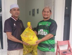 Kesultanan Tidore Berbagi Bingkisan Ramadan ke Masjid Adat