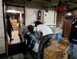 Polisi Amankan 21 Botol Miras di KM Ukiraya 04 Saat Operasi Ketupat