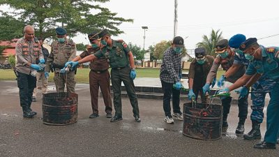 Polisi Musnahkan Ratusan Liter Captikus di Pulau Morotai Hasil Operasi Pekat