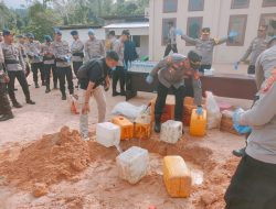 Polres Taliabu Musnahkan 537 Liter Minuman Beralkohol di Dua Kecamatan