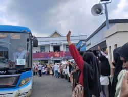 Foto: Suasana Haru Iringi Keberangkatan JCH di Ternate