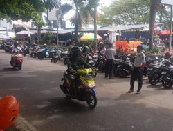Bikin Macet, Parkir Tepi Jalan di Kota Ternate Tuai Kritik