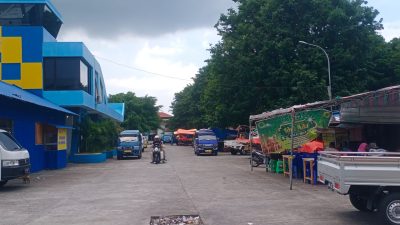 Kawasan Terminal Gamalama Makin Semrawut
