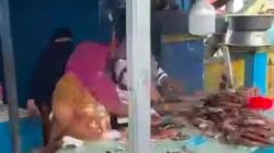 Di balik Viralnya Pedagang Ikan Asap Hamburkan Dagangannya di Ternate