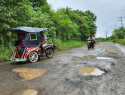 Rusaknya Jalan Utama Menuju RSUD Ir Soekarno Morotai