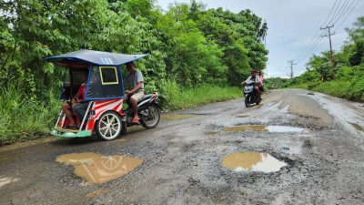 Rusaknya Jalan Utama Menuju RSUD Ir Soekarno Morotai